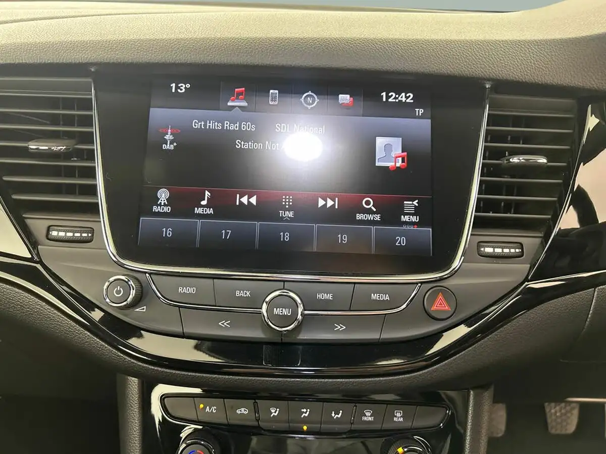 2018-vauxhall-astra-16i-turbo-sri-vx-line-nav-big-25