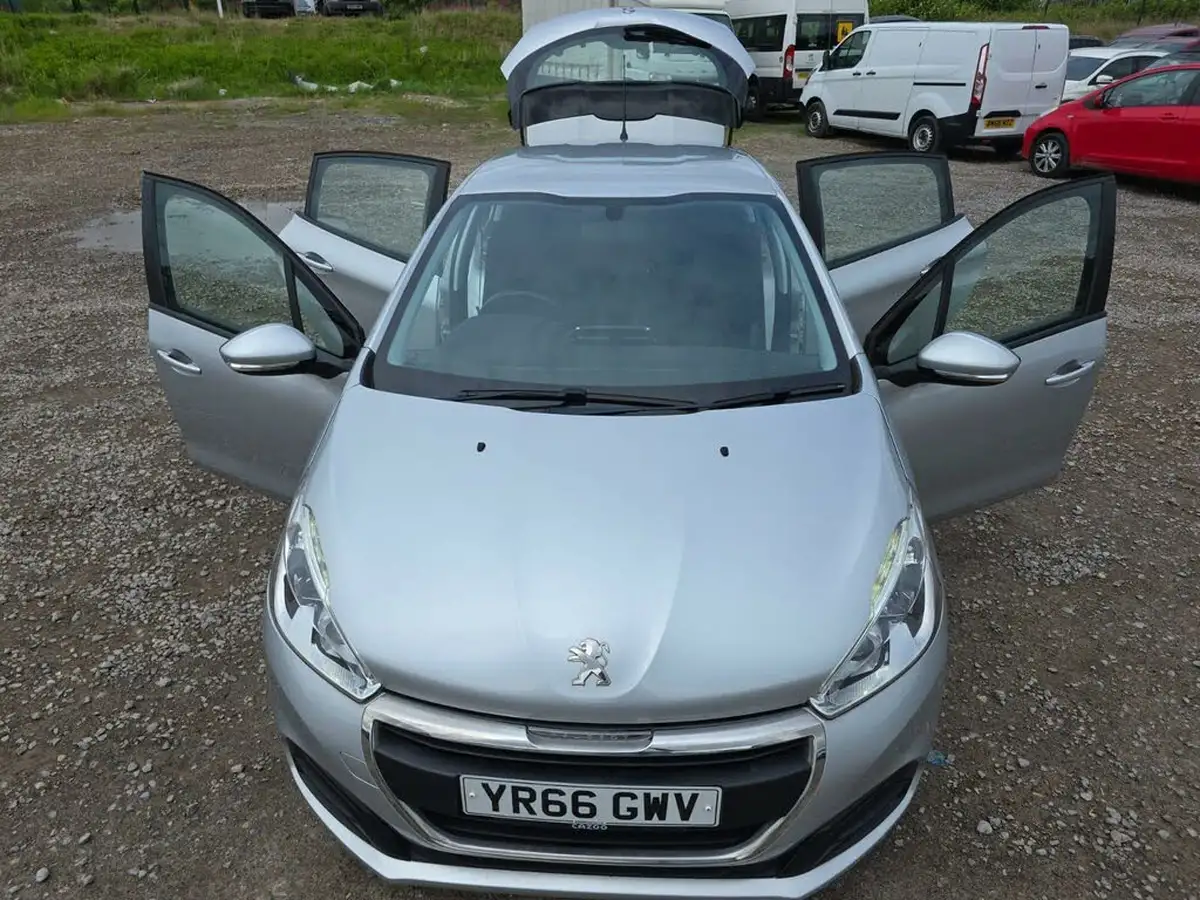 2016-peugeot-208-12-puretech-active-82bhp-ss-5d-etg5-big-7
