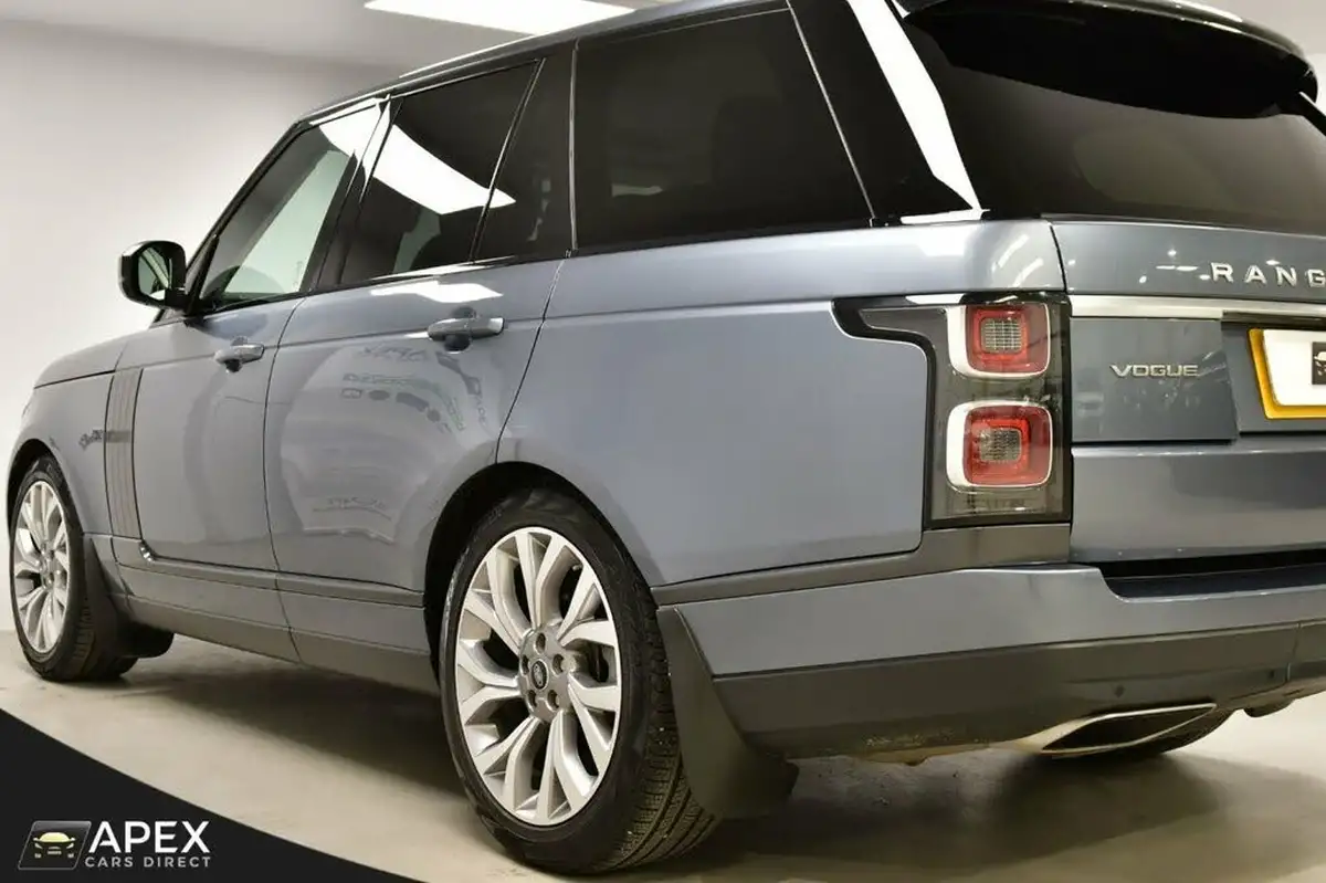 2019-land-rover-range-rover-30-sdv6-vogue-big-33