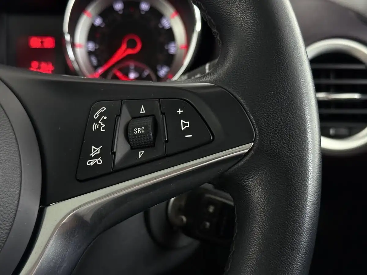 2015-vauxhall-adam-12-glam-big-16