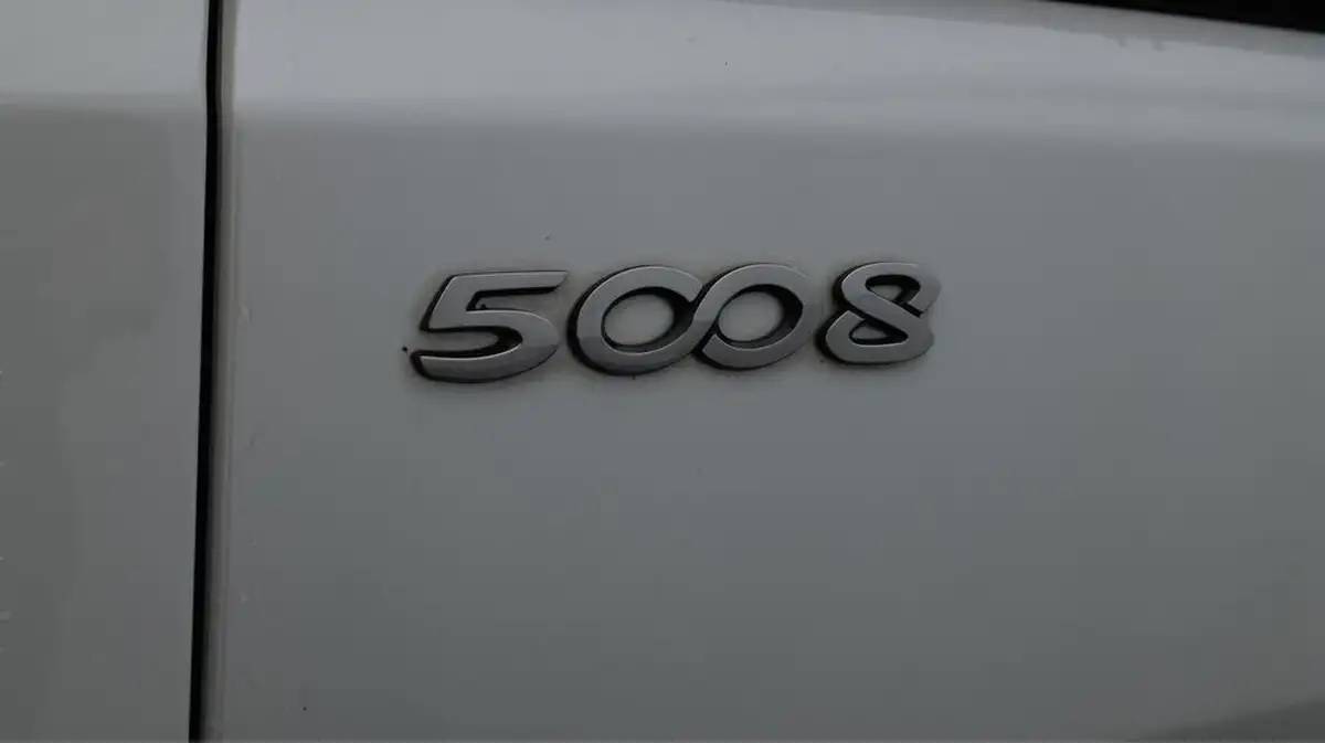 2019-peugeot-5008-suv-15-bluehdi-gt-line-premium-big-24