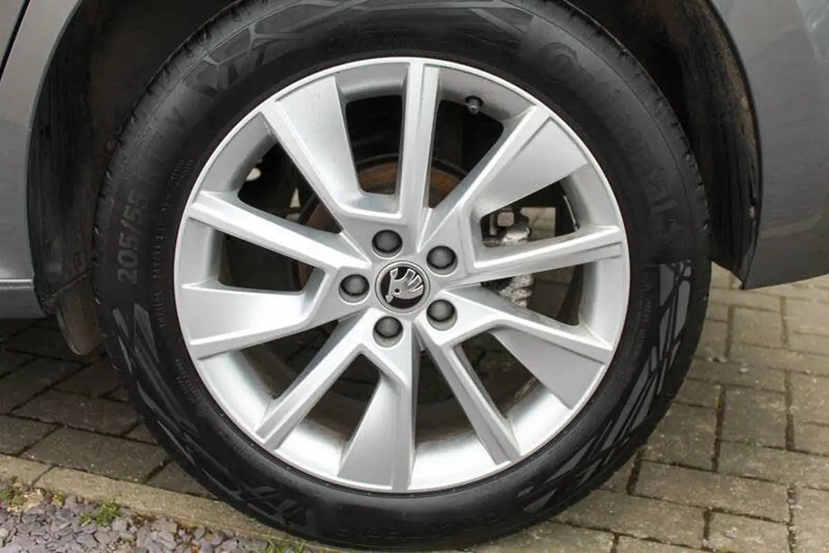 2023-skoda-kamiq-10-tsi-se-109ps-big-14