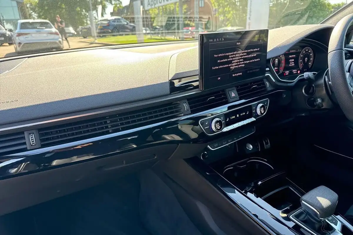 2024-audi-a4-avant-20-35-tdi-black-edition-big-19