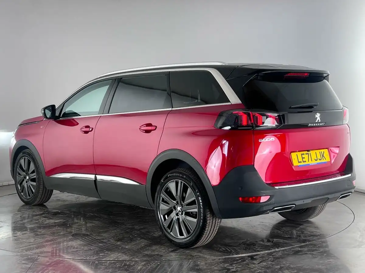 2022-peugeot-5008-suv-12-puretech-gt-premium-big-3