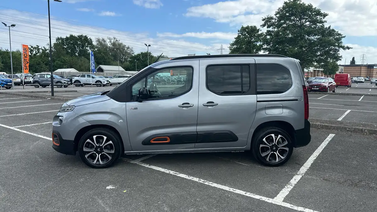 2024-citroen-berlingo-e-flair-xtr-m-size-big-5