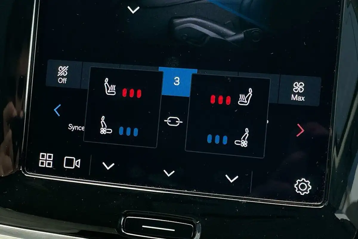 2022-volvo-s90-20-t8-inscription-455bhp-big-38