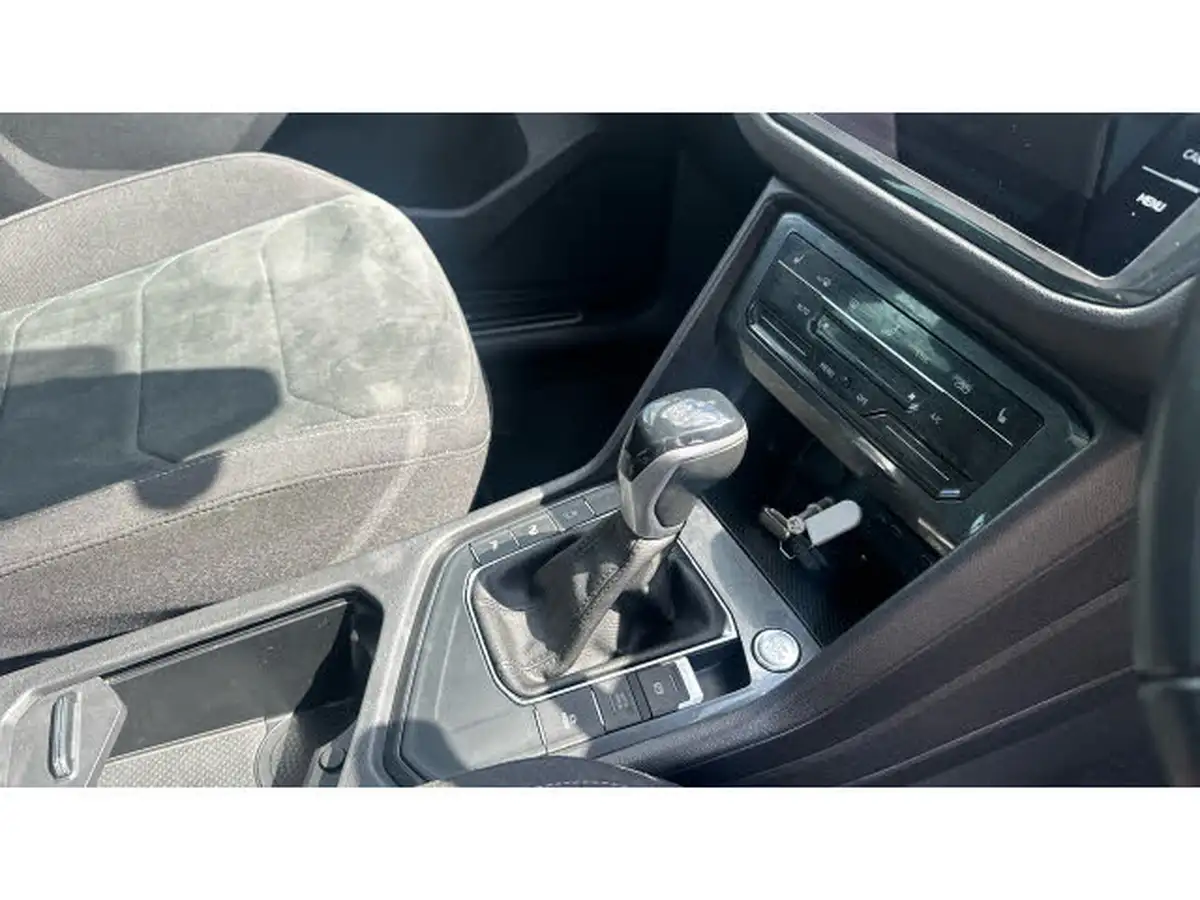 2022-volkswagen-tiguan-15-tsi-elegance-big-13