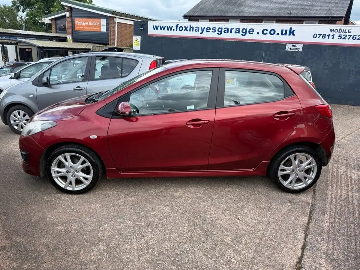 2010-mazda-mazda2-13-takuya-big-3