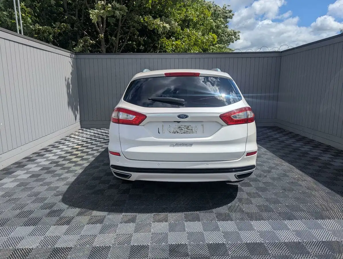 2017-ford-mondeo-20t-vignale-estate-5d-big-48