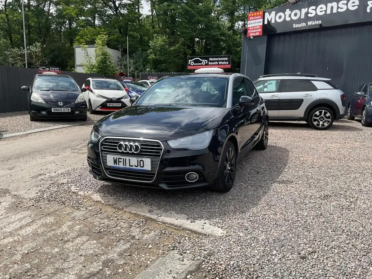 2011-audi-a1-14-sport-tfsi-hatchback-3d-big-32