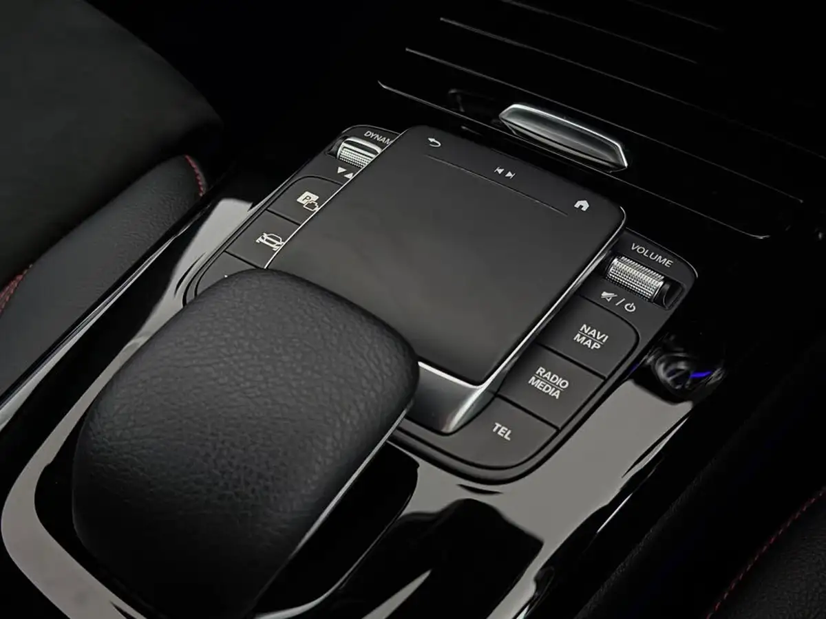 2020-mercedes-benz-a-class-20d-a200d-amg-line-premium-hatchback-5d-big-41