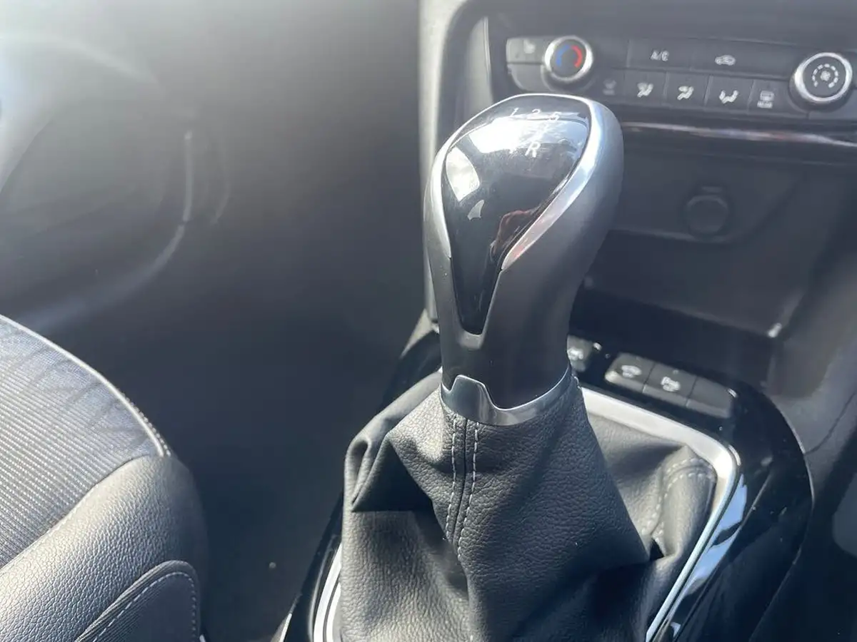 2021-vauxhall-corsa-12i-griffin-edition-big-18