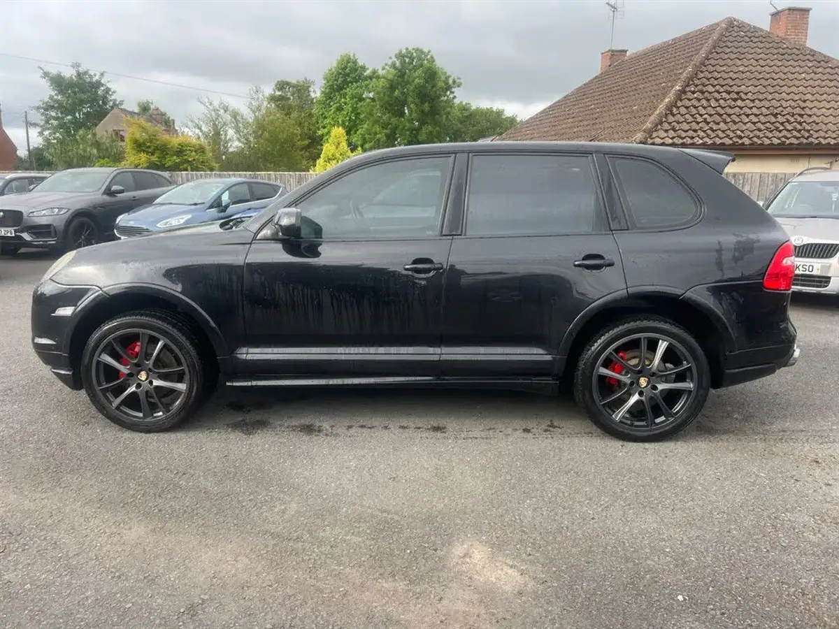 2009-porsche-cayenne-30td-big-2