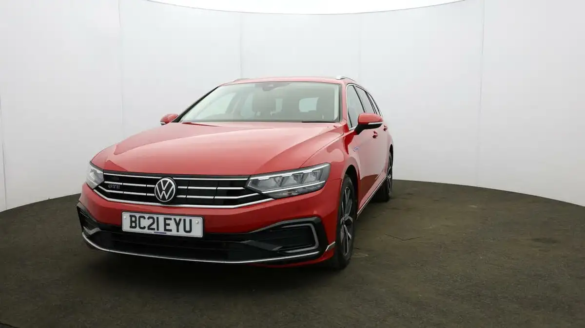 2021-volkswagen-passat-14-tsi-gte-estate-5d-big-39