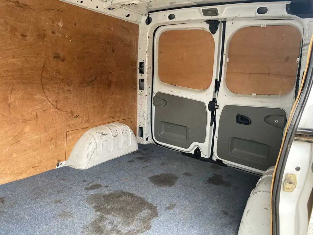 2009-renault-trafic-20td-sl27dci-115-panel-van-big-42