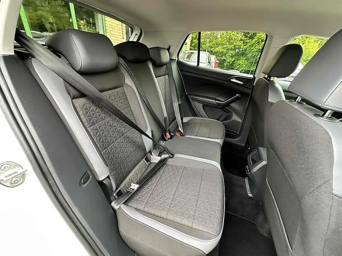 2022-volkswagen-t-cross-10-tsi-sel-big-31