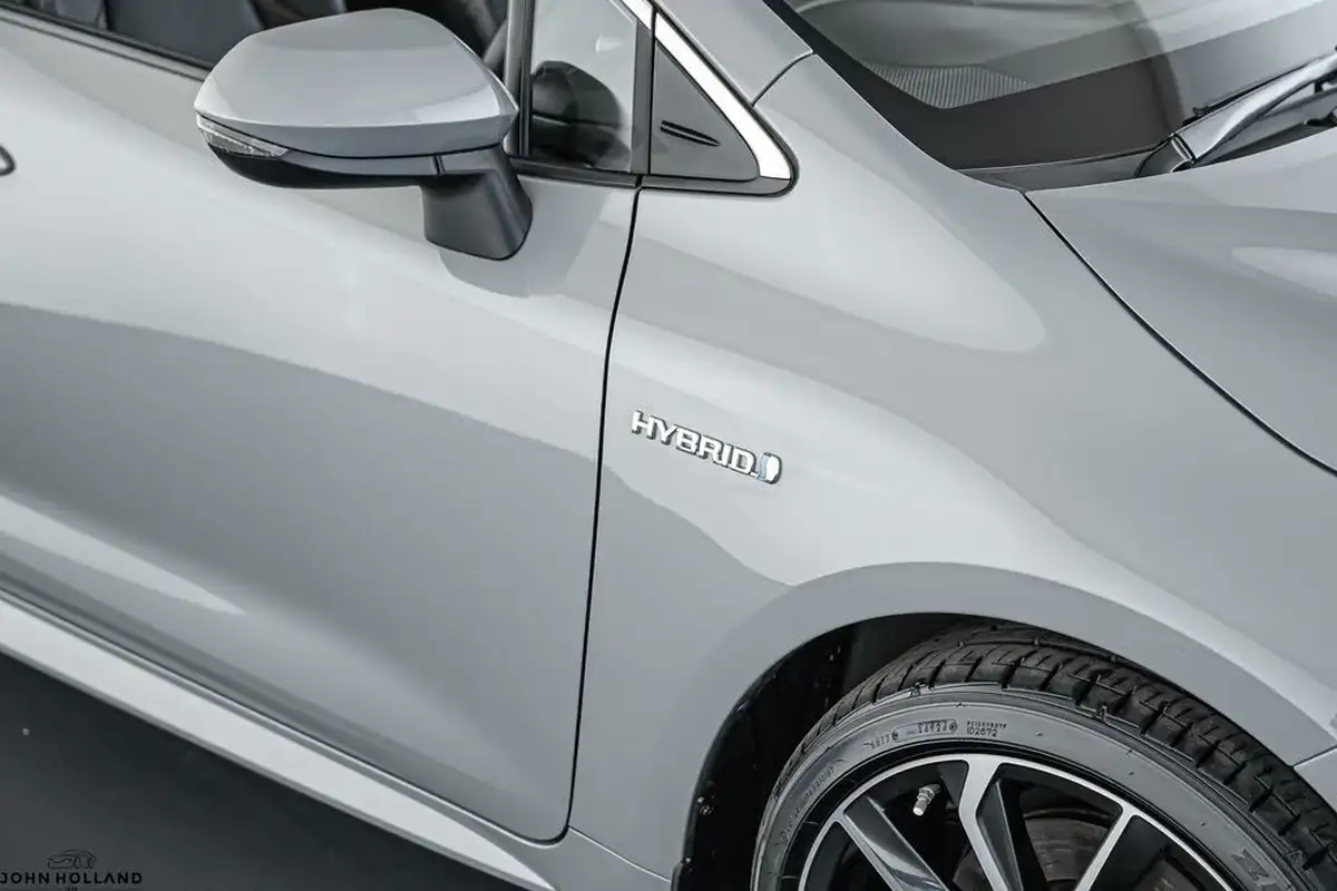 2022-toyota-corolla-20-vvt-i-excel-181bhp-trk-hatchback-big-12