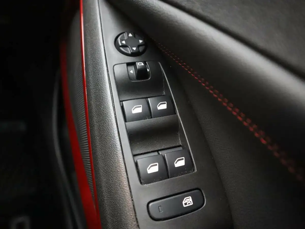 2022-vauxhall-crossland-15-gs-line-big-37