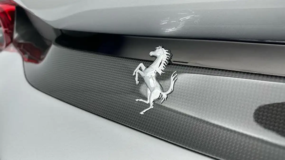 2020-ferrari-488-39-488-spider-big-43