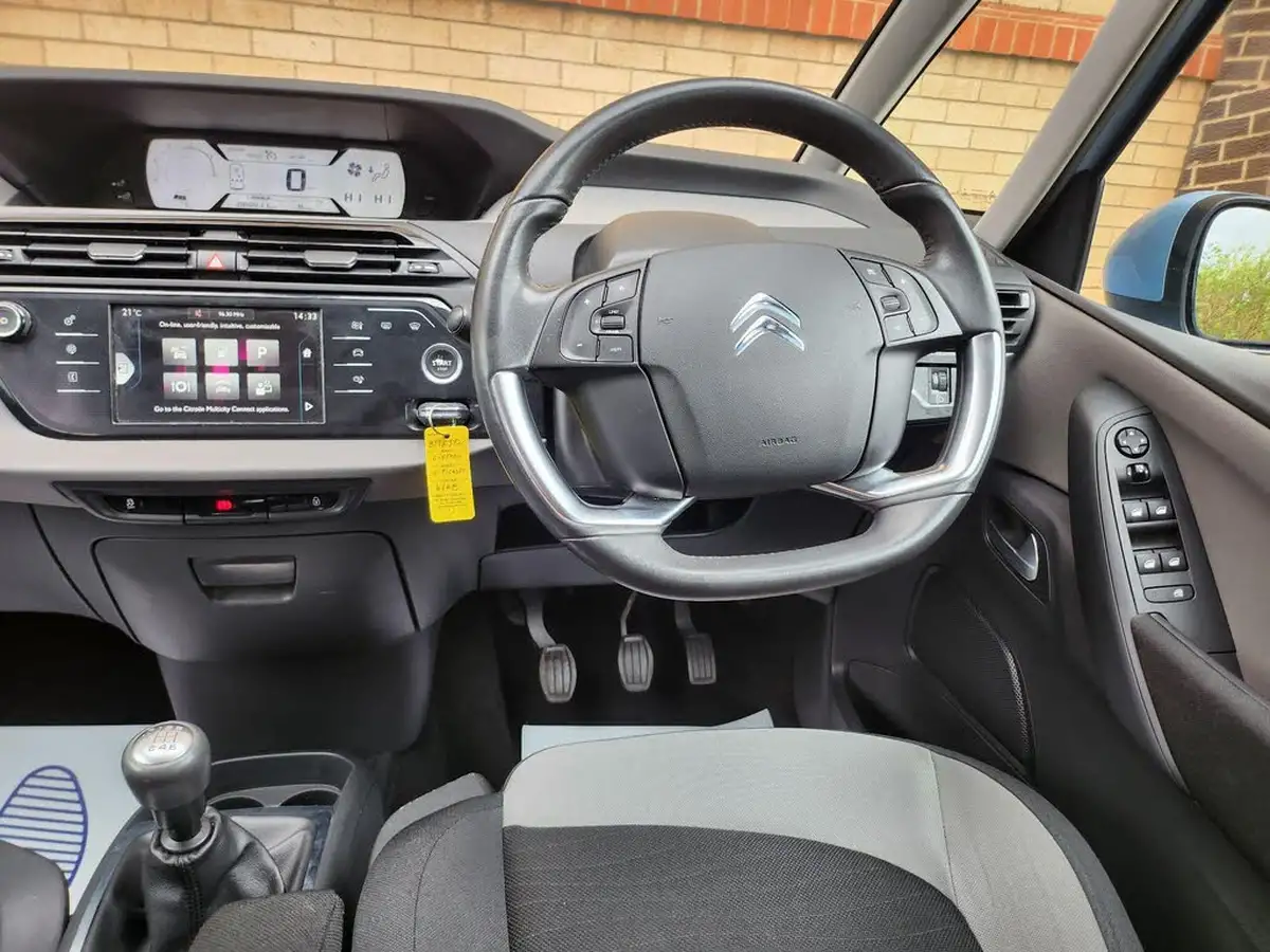 2016-citroen-c4-picasso-16bluehdi-vtr-120ps-big-13