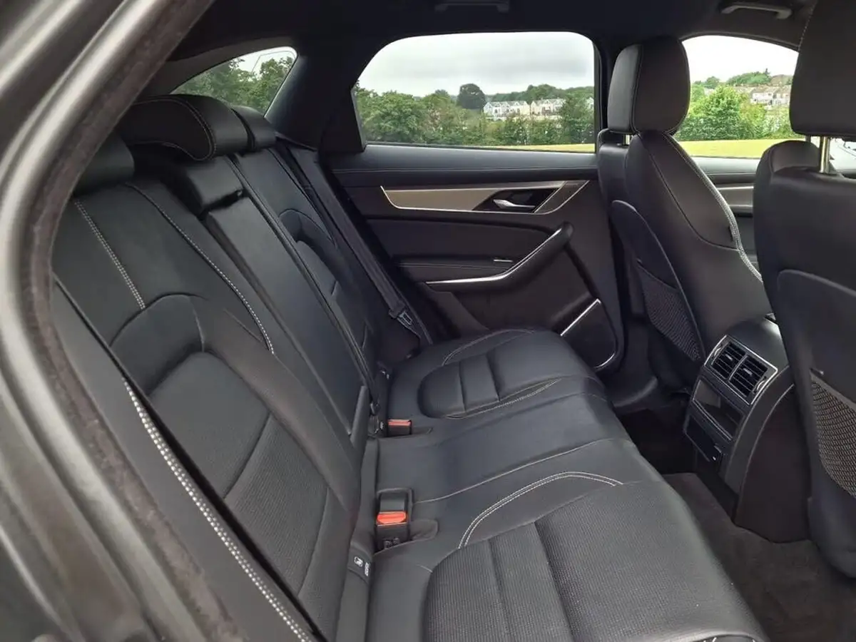 2021-jaguar-f-pace-20-p400e-r-dynamic-se-big-10