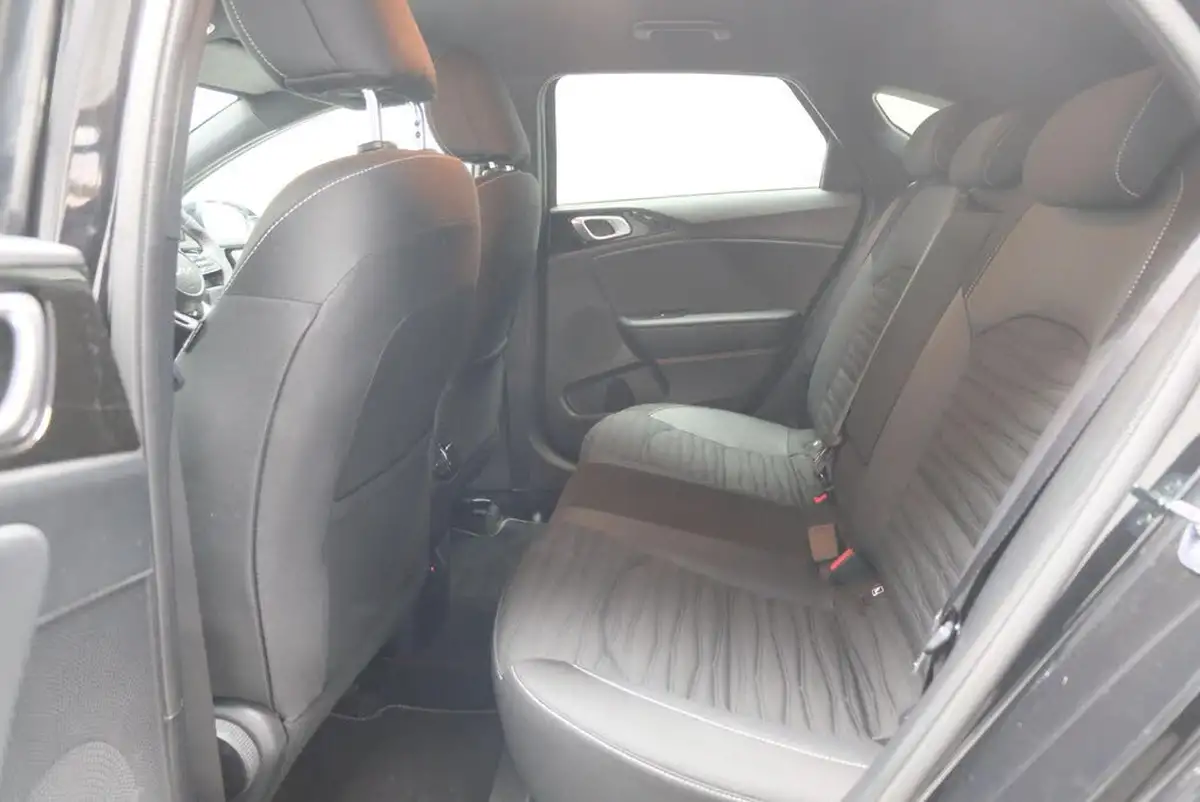 2024-kia-pro-ceed-15-t-gdi-gt-line-138bhp-dct-big-15