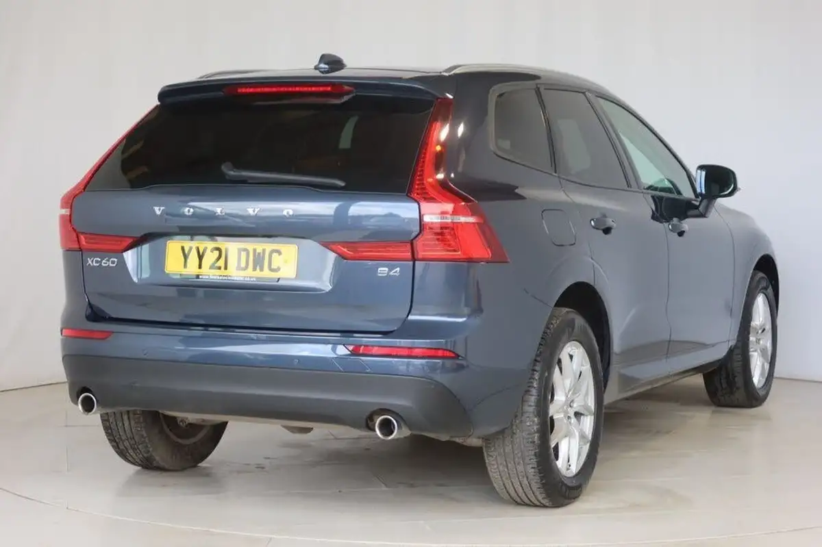 2021-volvo-xc60-20td-b4-momentum-big-12