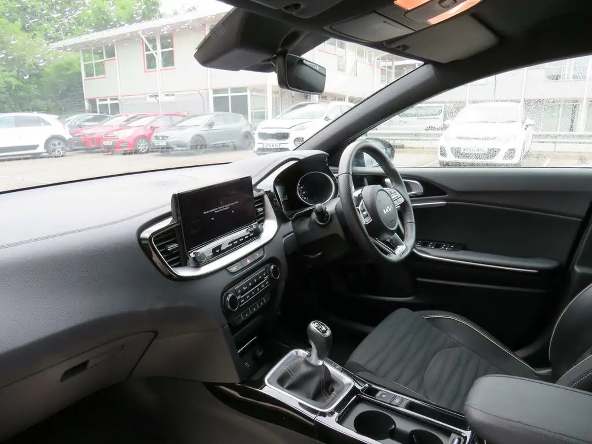 2024-kia-ceed-15-t-gdi-gt-line-138bhp-big-9