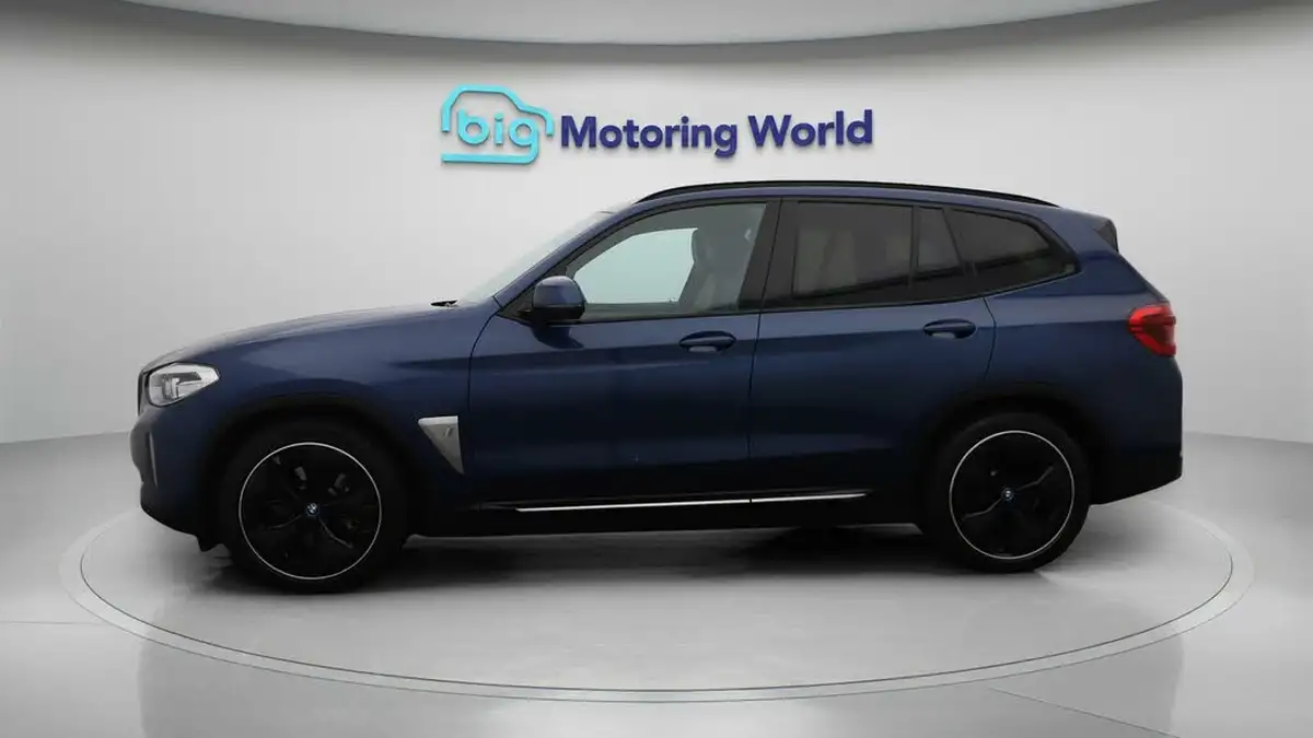 2022-bmw-ix3-e-premier-edition-big-4