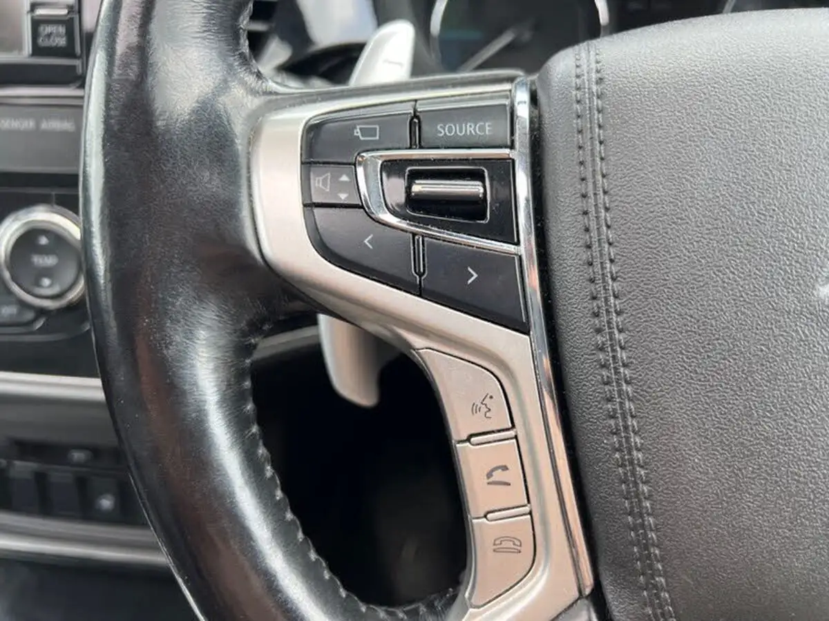 2016-mitsubishi-outlander-20-gx4hs-phev-big-75