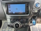 2013-toyota-prius-small-35