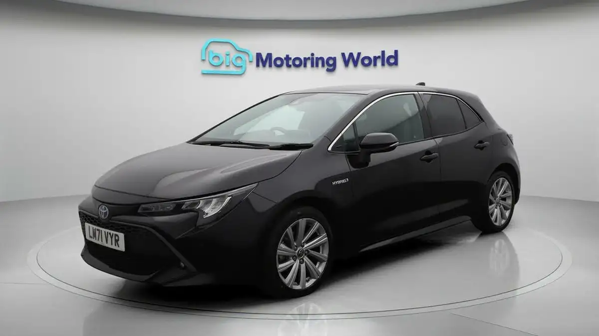 2022-toyota-corolla-18-vvt-i-design-120bhp-trk-hatchback-5d-big-3