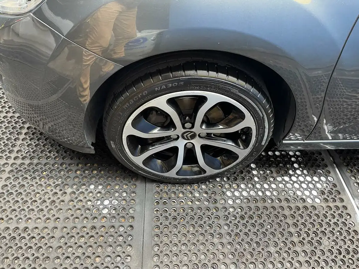 2016-citroen-c3-12-puretech-platinum-big-44