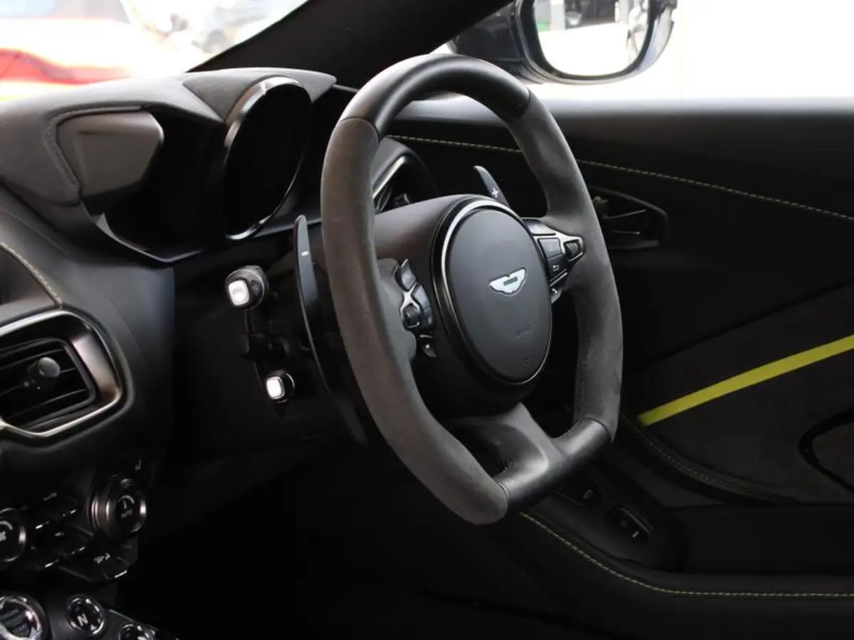 2022-aston-martin-vantage-40-v8-vantage-f1-roadster-big-15