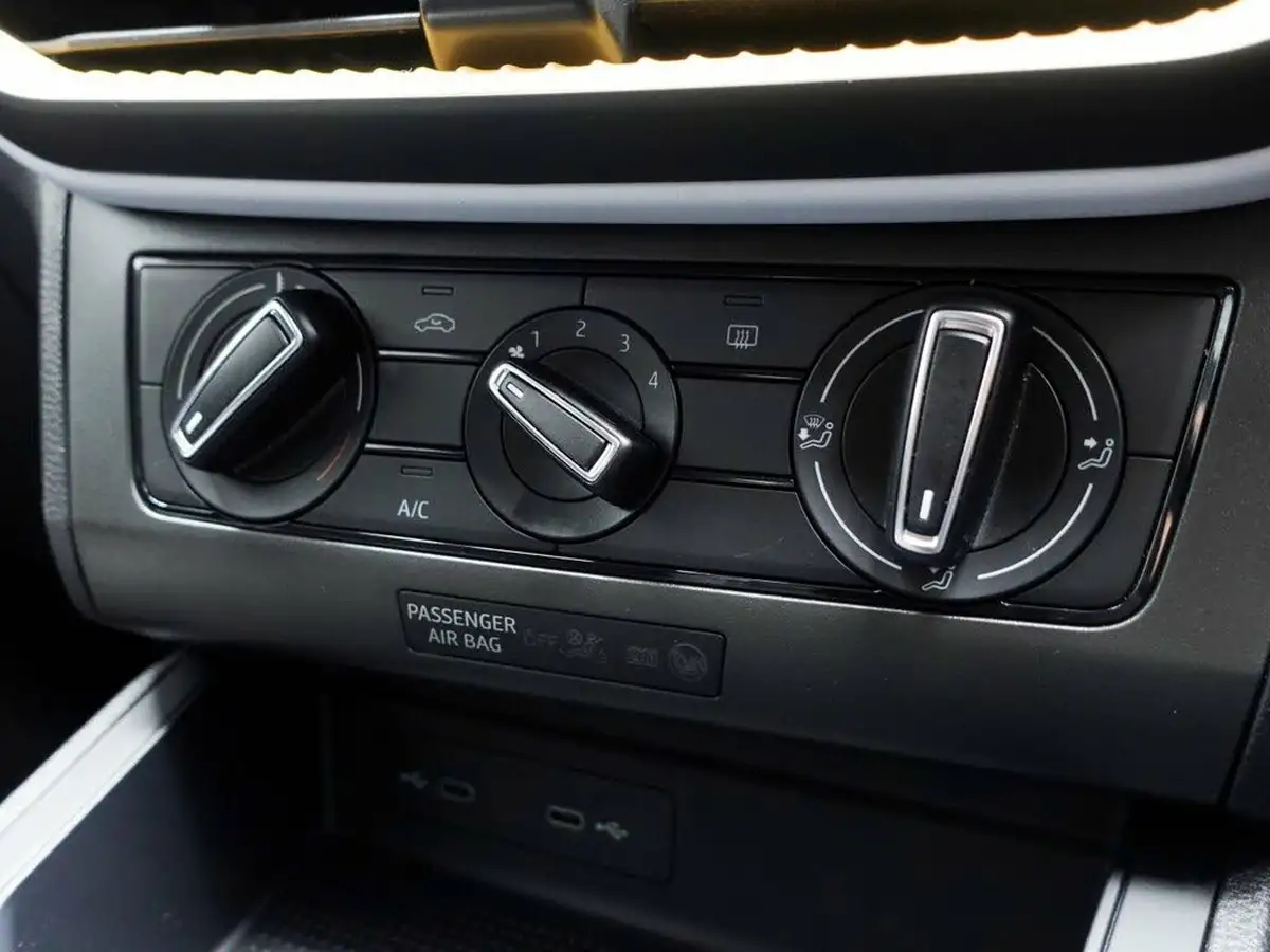 2022-seat-ibiza-10-tsi-se-big-32
