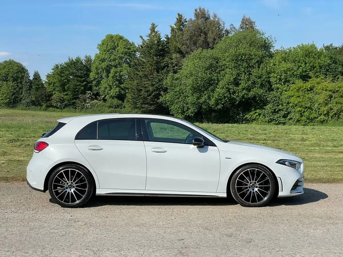 2021-mercedes-benz-a-class-13-a200-exclusive-edition-7g-dct-big-1