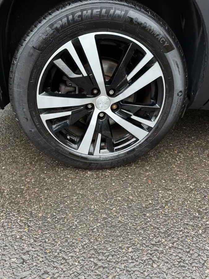 2021-peugeot-5008-suv-20-bluehdi-gt-177bhp-big-21