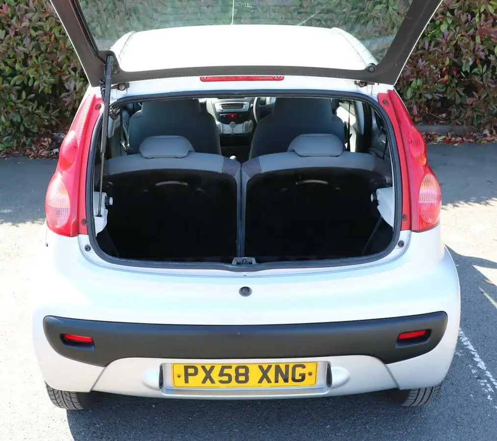 2008-peugeot-107-10-urban-5d-2-tronic-big-10