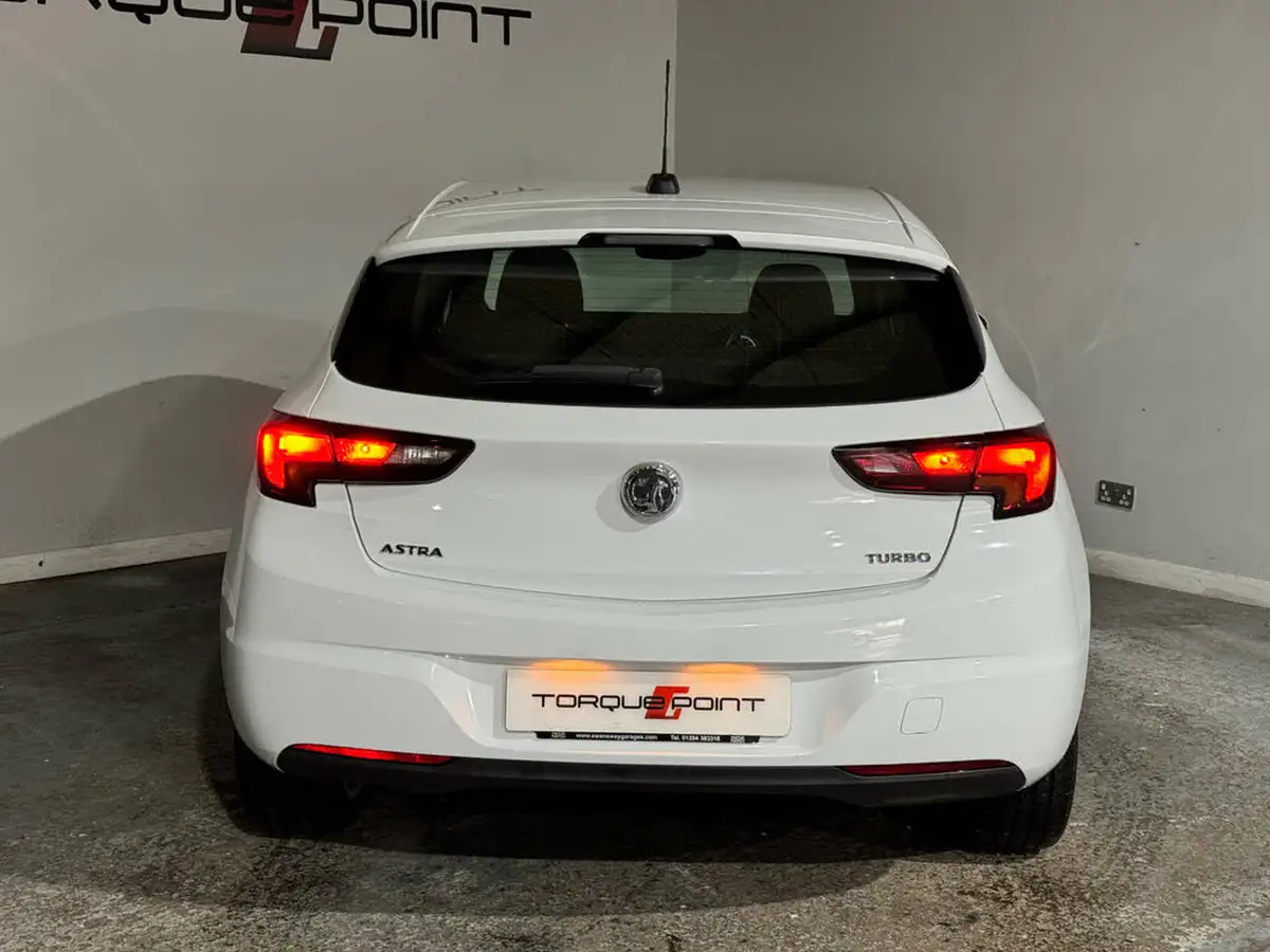 2016-vauxhall-astra-14i-16v-turbo-sri-150ps-hatchback-big-4