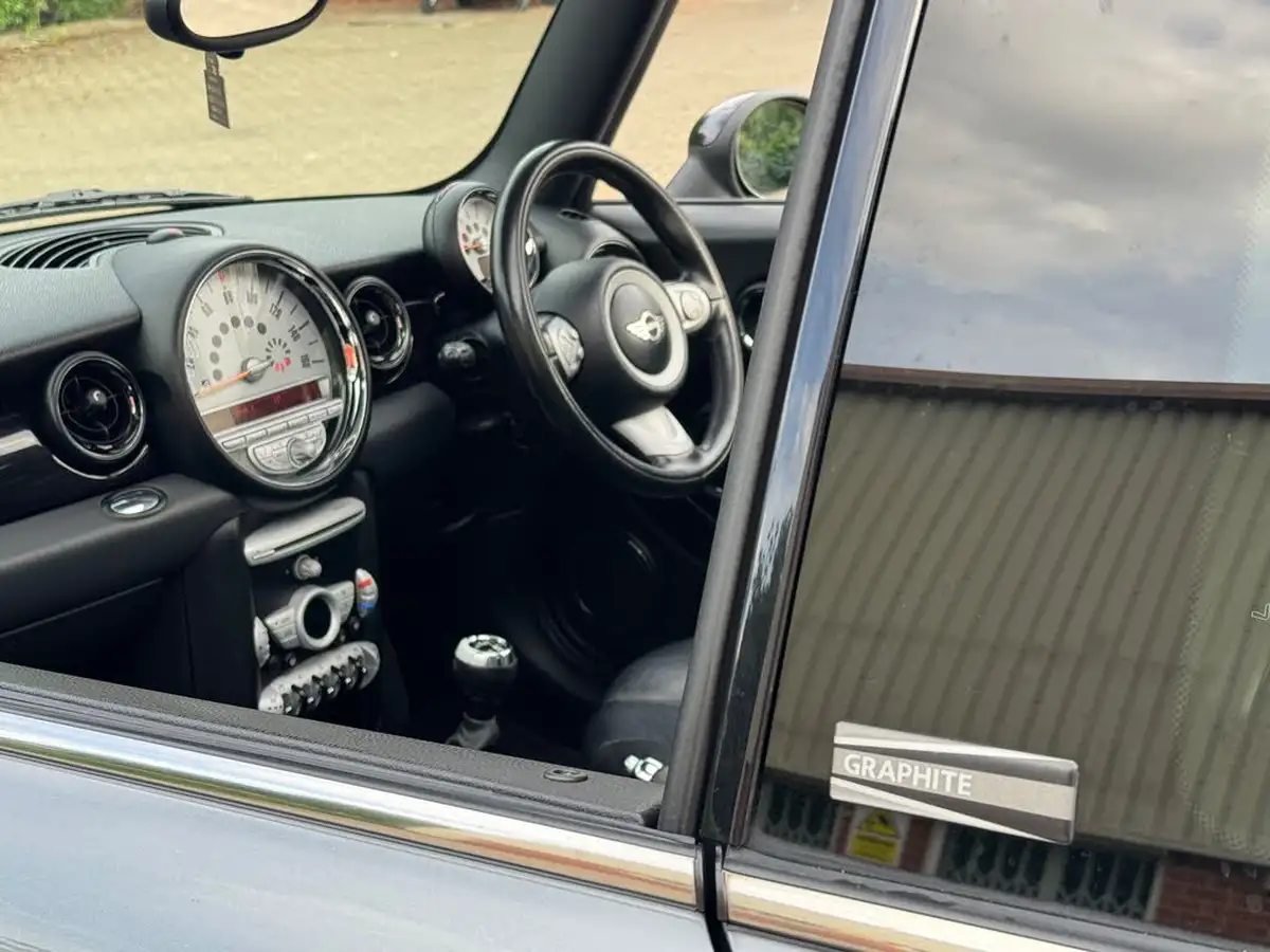 2010-mini-clubman-16-cooper-graphite-big-19