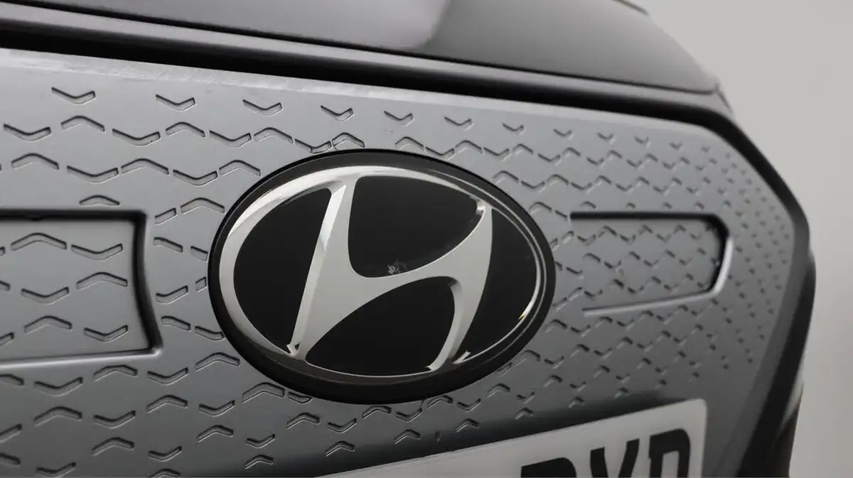 2022-hyundai-ioniq-e-premium-electric-big-23
