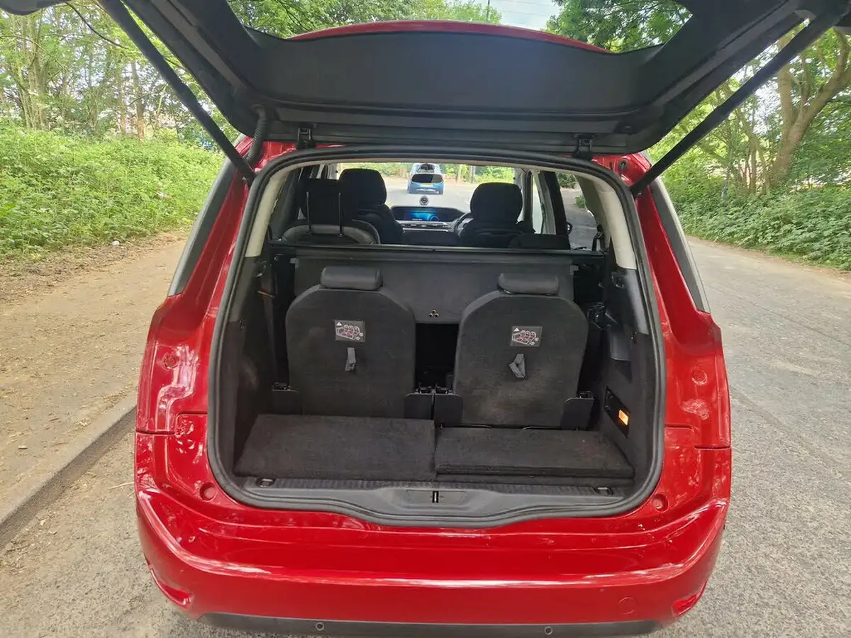 2014-citroen-grand-c4-picasso-16e-hdi-exclusive-etg6-big-17