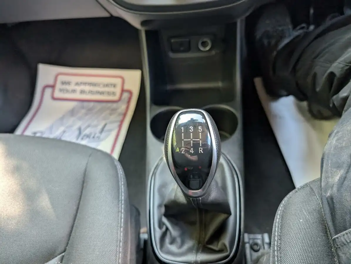 2018-vauxhall-viva-10i-se-75ps-big-11