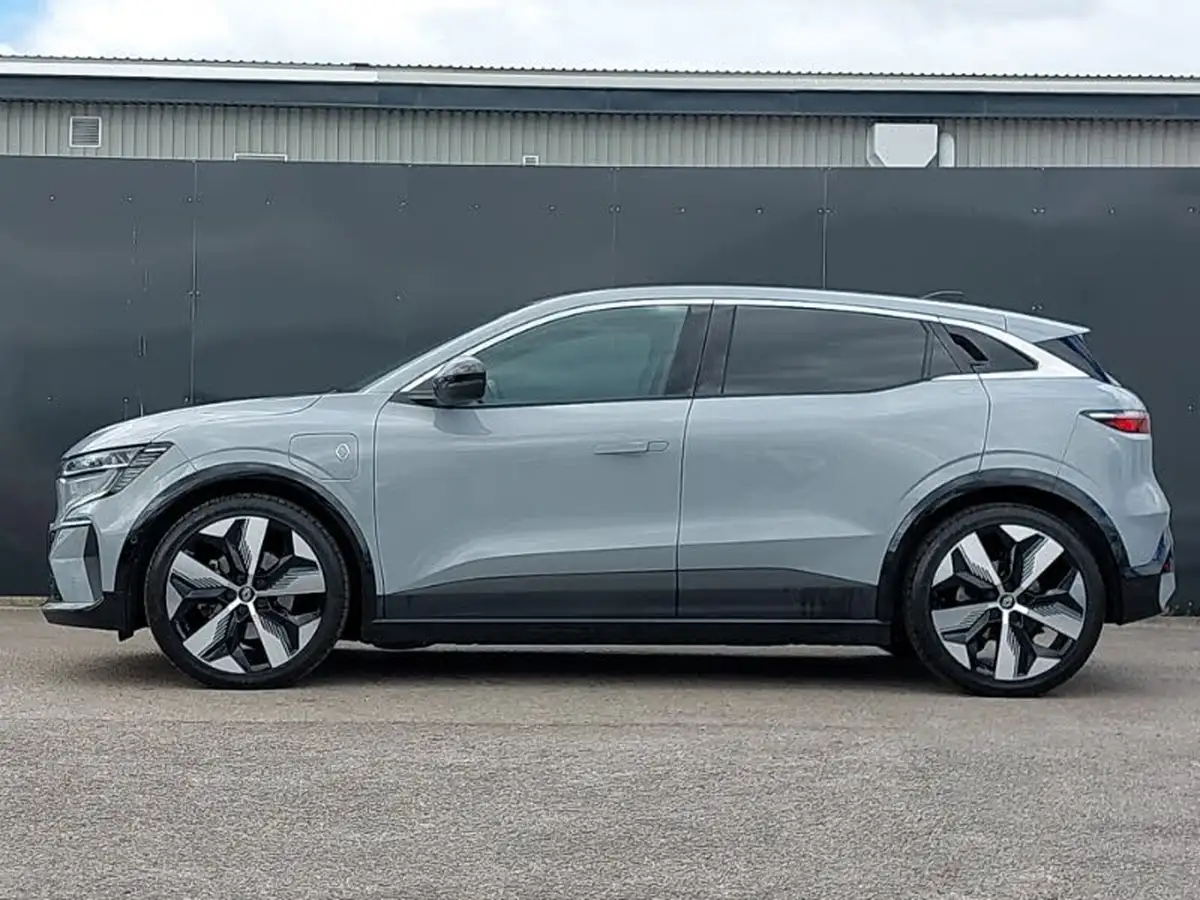 2024-renault-megane-e-tech-e-techno-big-3