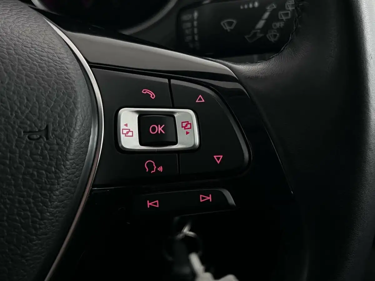 2016-volkswagen-polo-big-19