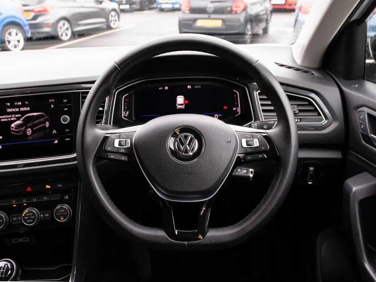 2018-volkswagen-t-roc-20tdi-sel-ss-big-20