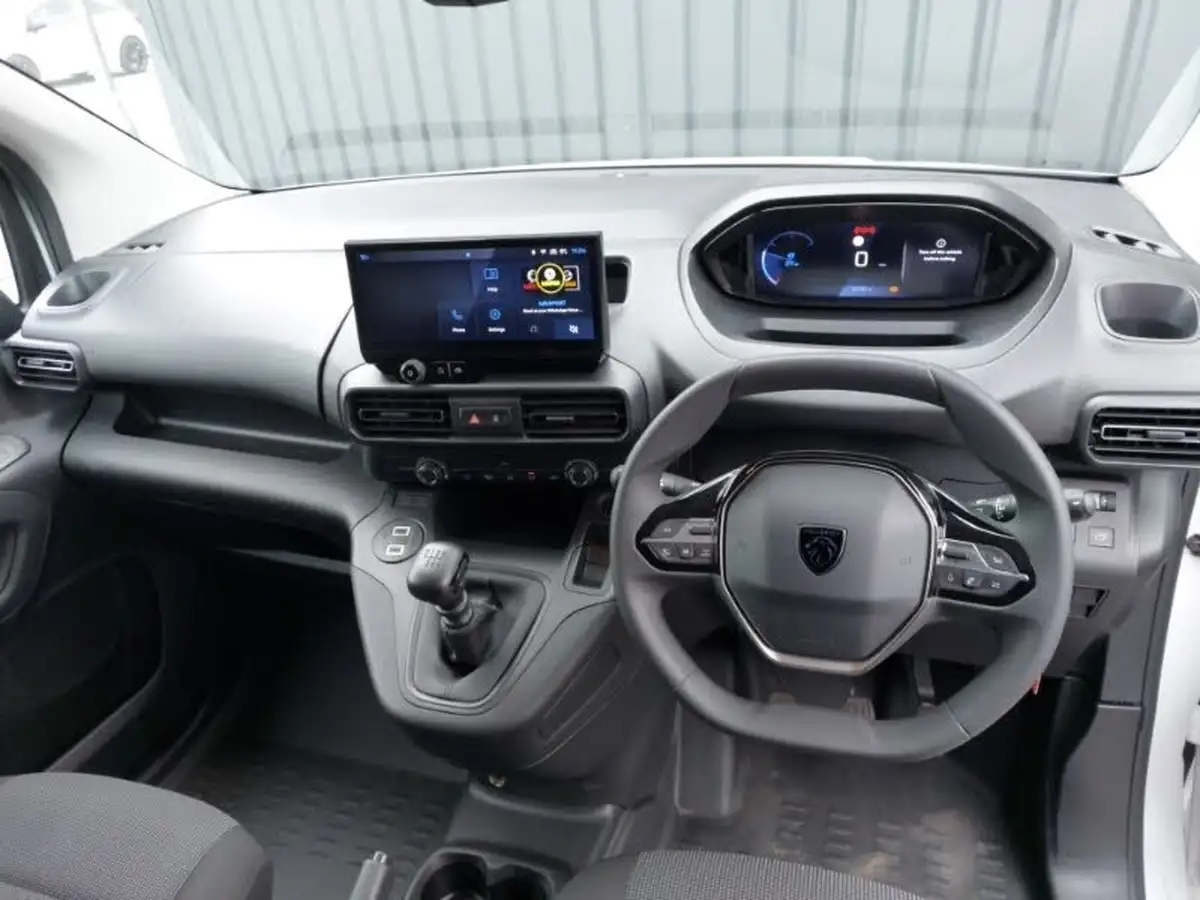 2024-peugeot-partner-15-bluehdi-professional-100pseu6d-big-2