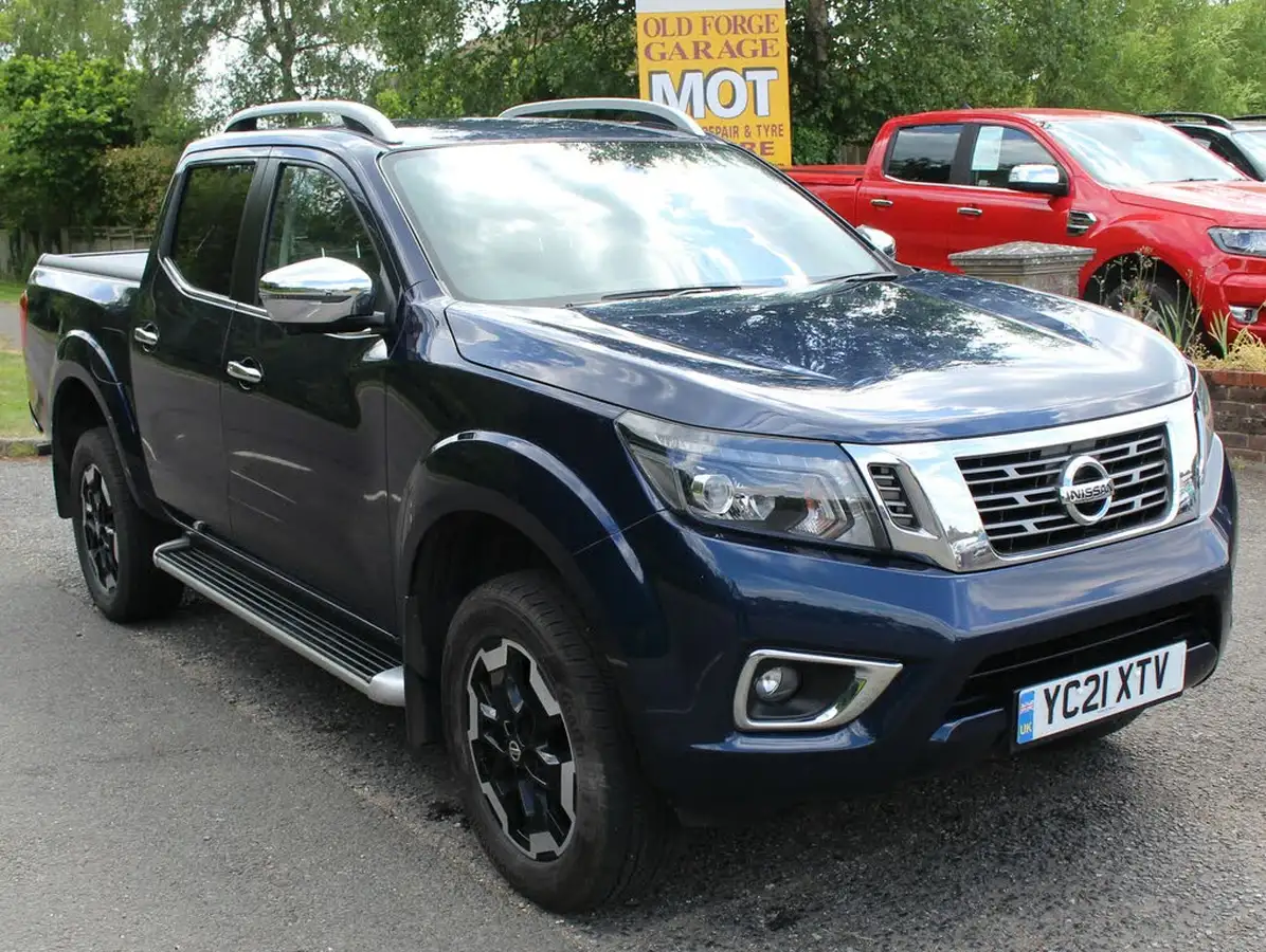 2021-nissan-navara-23dci-tt-tekna-8-navileather-auto-big-4