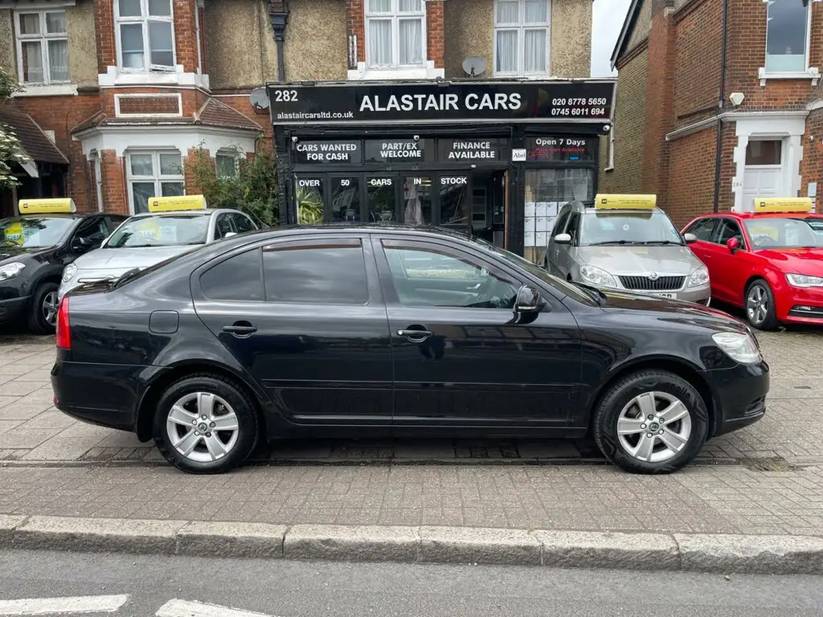 2010-skoda-octavia-14-se-tsi-122bhp-hatchback-big-1
