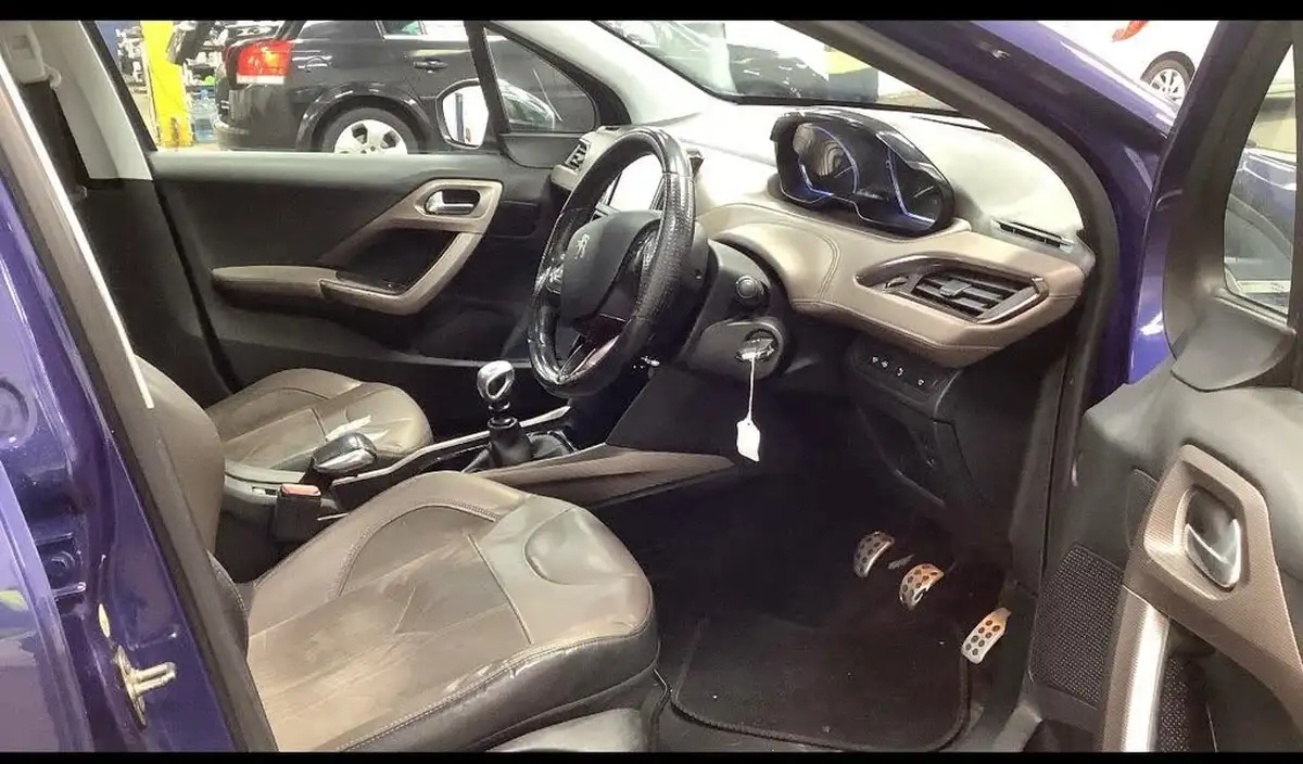 2014-peugeot-2008-crossover-16e-hdi-feline-calima-ambience-115bhp-big-3